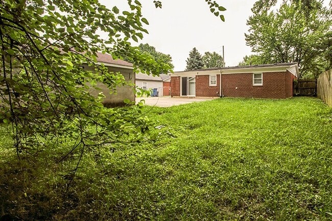 Building Photo - Everything' Is Updated!  4BR, 1BA -  Fully...