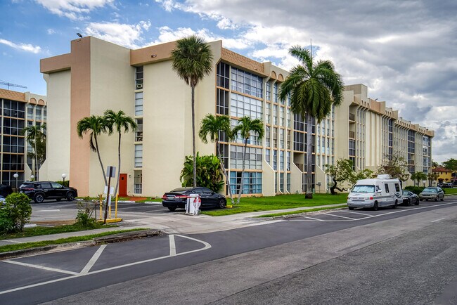 Building Photo - 2000 Atlantic Shores Blvd