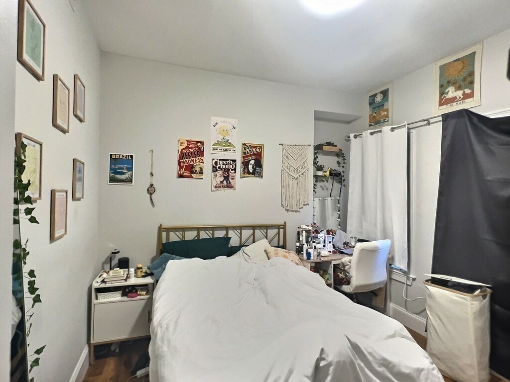 Building Photo - 255 Paris St