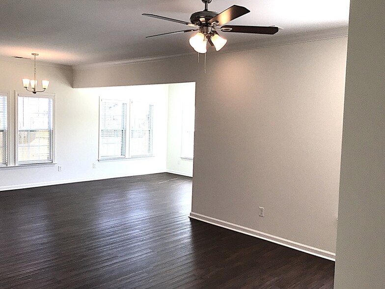 Building Photo - 263 Mayfield Dr