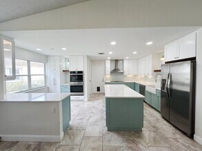 Building Photo - 6376 Breckenridge Cir