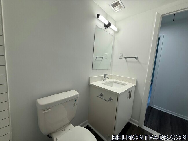 Building Photo - 53 Hill Rd