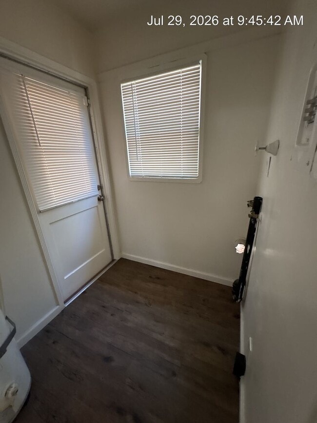 Building Photo - 3861