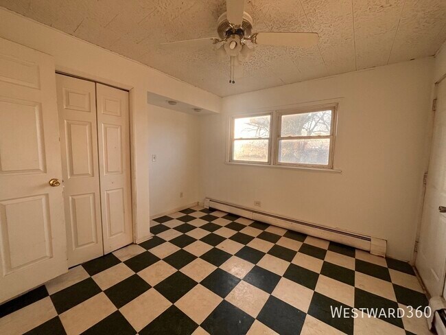 Building Photo - 1622 N 40th Ave