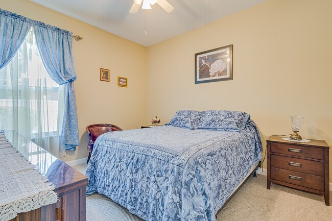 Building Photo - 2500 Azzurra Ln