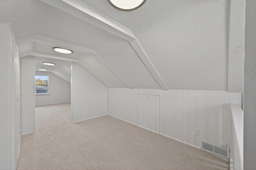 Building Photo - 1205 8th Ave S