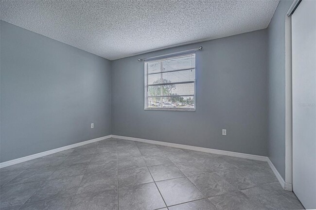 Building Photo - 1529 Larkin Rd