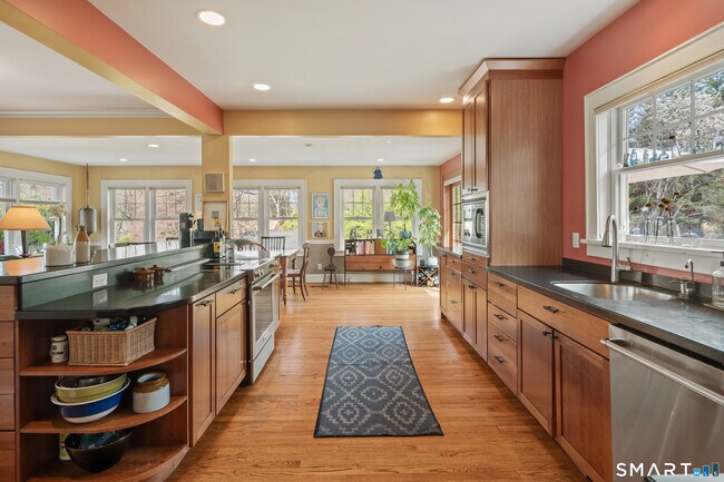 Building Photo - 13 Birch St