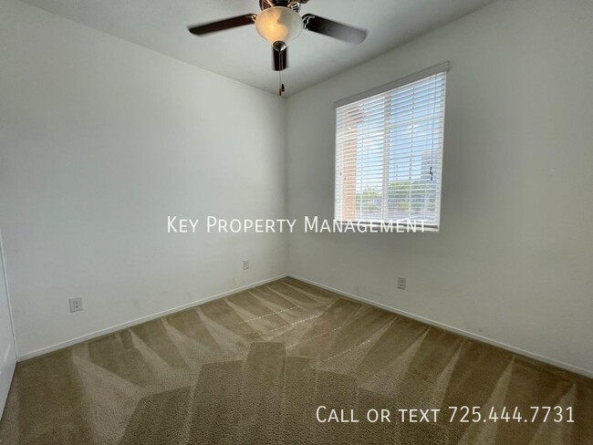 Building Photo - 3 BEDROOM 2 BATH CONDO W/DETACHED GARAGE N...