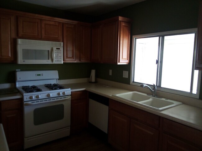 Building Photo - 73185 Palm Greens Pkwy