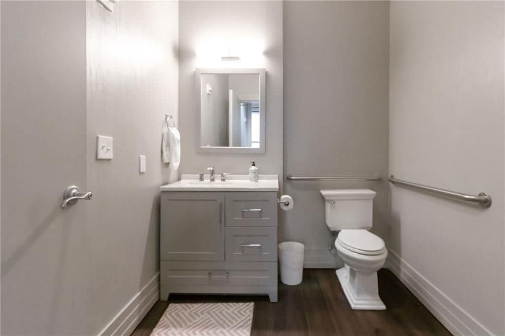 Building Photo - 3040 Peachtree Rd