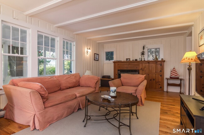 Building Photo - 116 Overshore Dr E