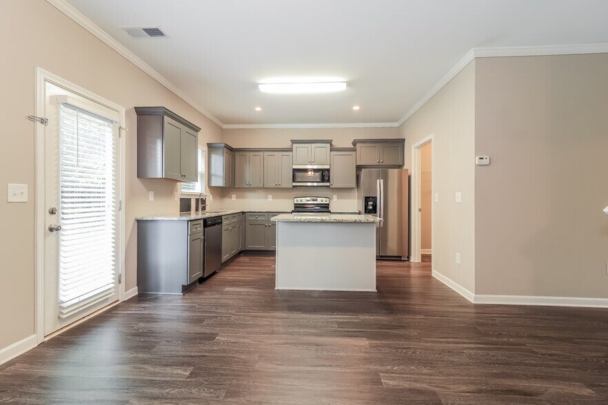 Building Photo - 15 Fieldcrest Dr