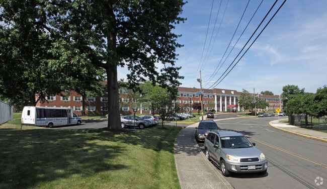 Building Photo - Ehrhardt Gardens