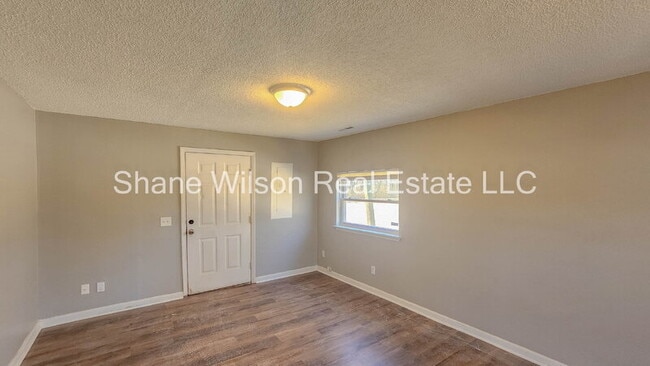 Building Photo - 2118 N Chamberlain Ave