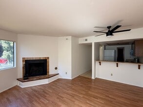 Building Photo - Bright 2 Bedroom Condo with Fireplace, Washer/Dryer, and 1/2 a mile to USD
