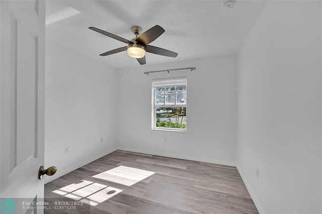 Building Photo - 5361 NW 90th Ave