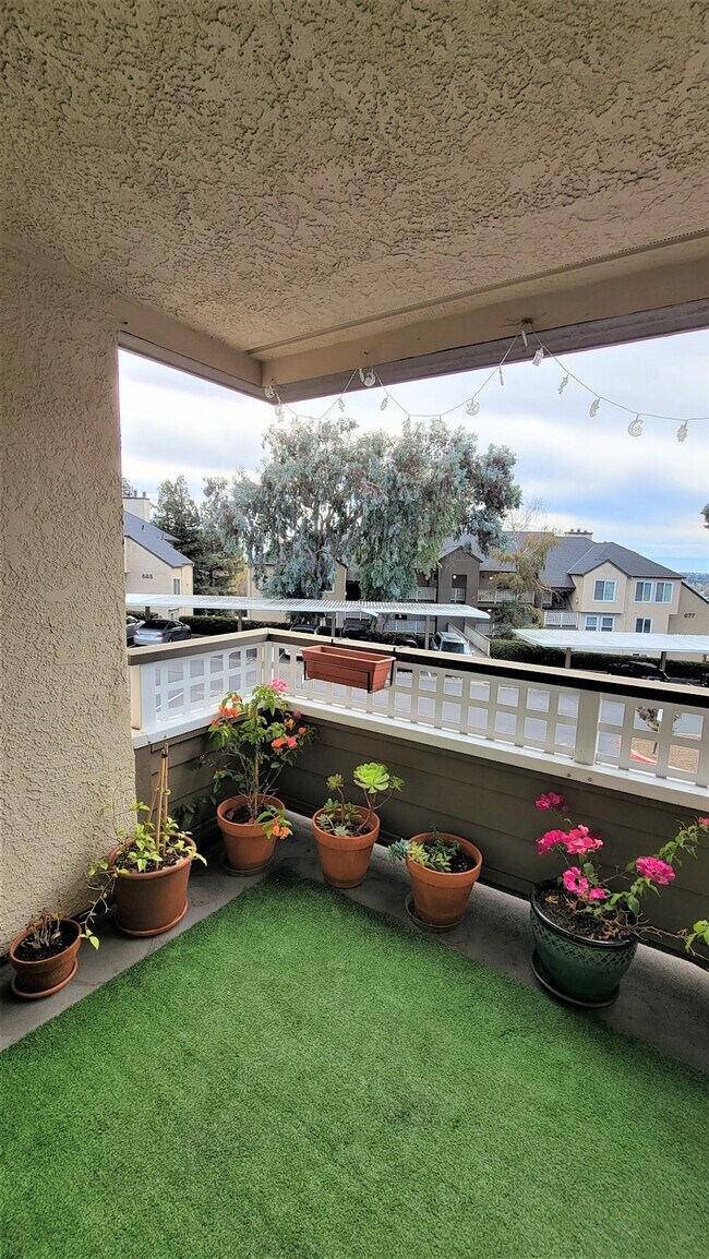 Building Photo - 680 Dartmore Ln