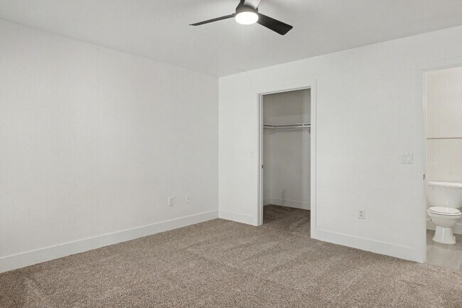 Building Photo - SPACIOUS 3BED/2BATH CONDO * FIRST FLOOR UNIT