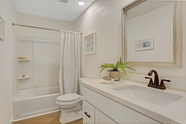 Building Photo - 1 Sandalwood