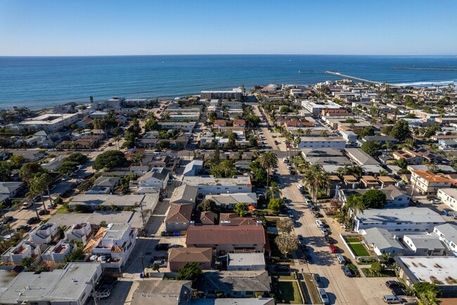 Building Photo - 4837 Santa Cruz Ave