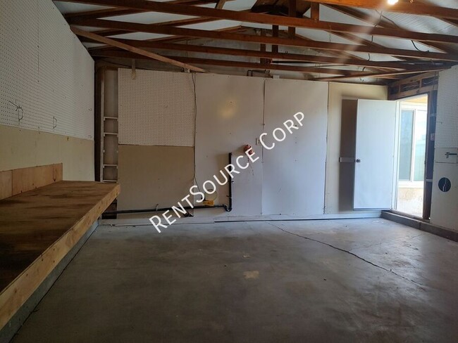 Building Photo - 1820 Calico Dr