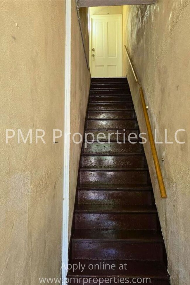 Building Photo - 609 S 8th St