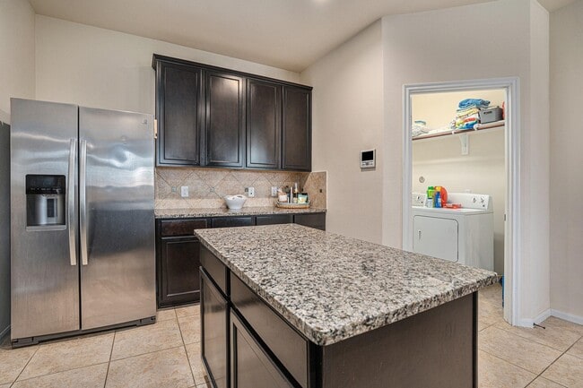 Building Photo - 2449 Pamplona Ln