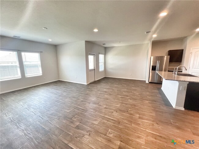 Building Photo - 940 Chachalaca Ct