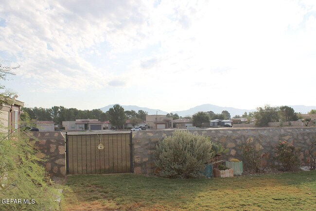 Building Photo - 6027 Becca Dr