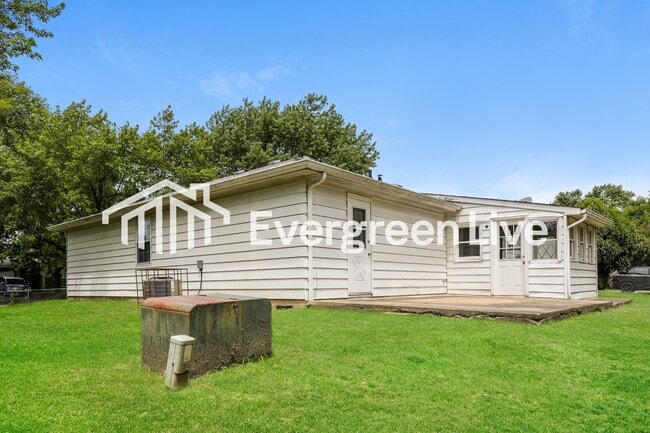 Building Photo - 4431 Greenmeadow Ct