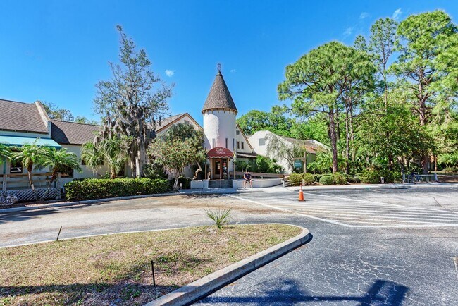 Building Photo - Welcome to your Heatherwood Heaven