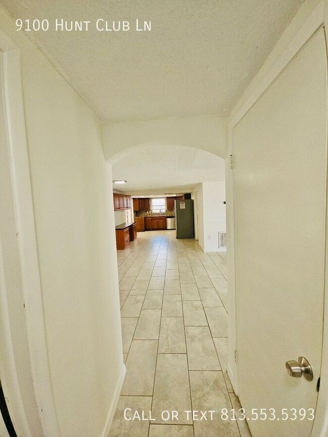 Building Photo - 9100 Hunt Club Ln