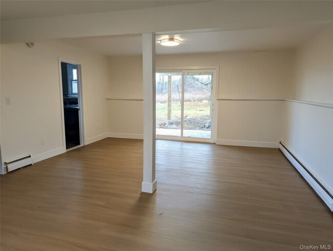 Building Photo - 727 NY-302