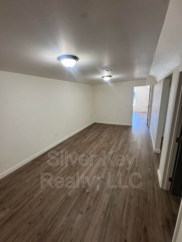 Building Photo - 1603 Hutsell Dr