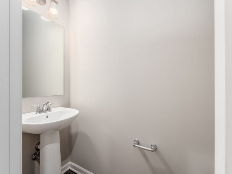 Building Photo - 1550 Day Break Lp