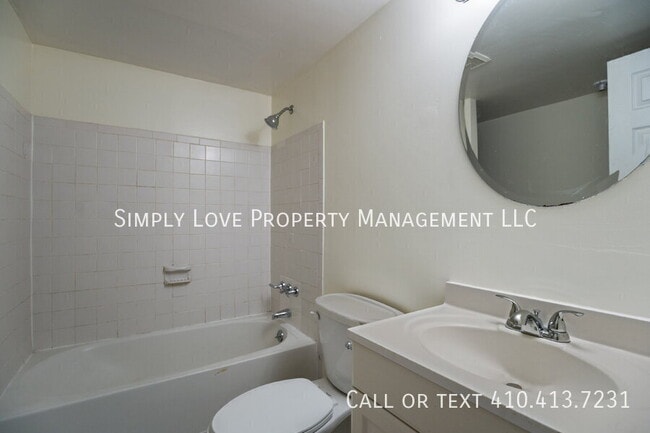 Building Photo - 2411 Old Gate Ct