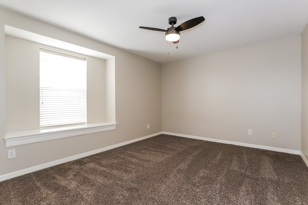 Building Photo - 11432 52nd Ct E