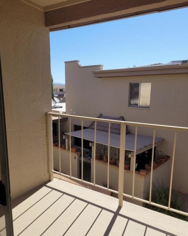 Building Photo - 17019 E Calle Del Oro