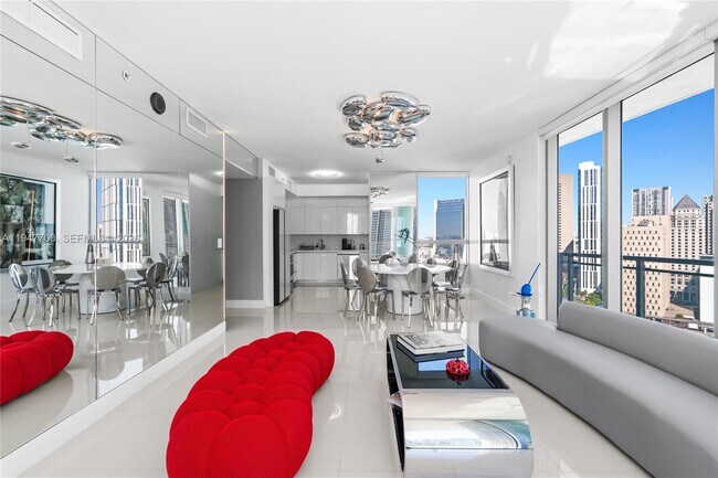 Building Photo - 90 SW 3rd St