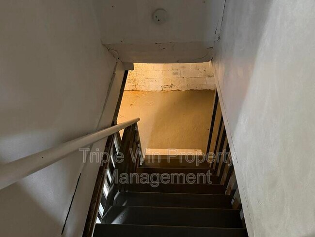 Building Photo - 6206 Evergreen Blvd