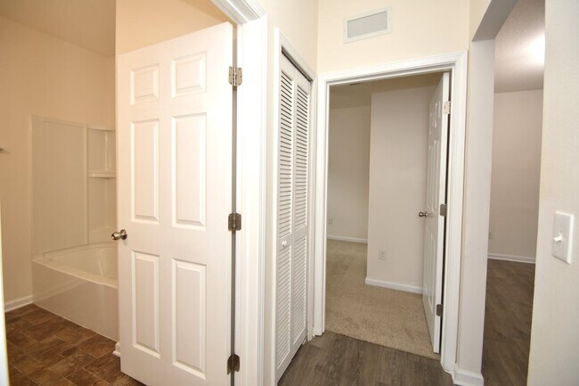 Building Photo - 2211 Golden Lake Loop