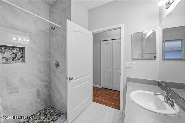 Building Photo - 8871 Canopy Oaks Dr