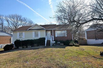 Building Photo - 4 bed/2 bath-Mt. Juliet Gem