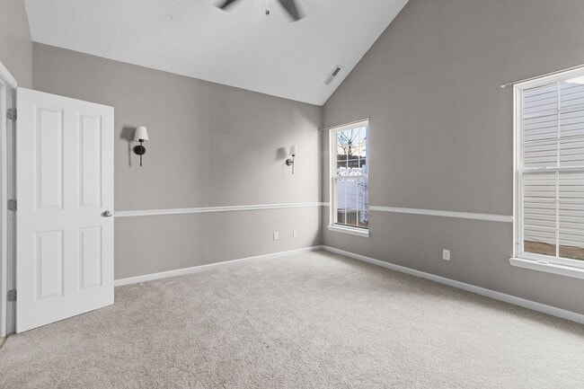 Building Photo - $200 OFF FIRST 2 MONTH'S OF RENT FOR 14+ MONTH LEASE!