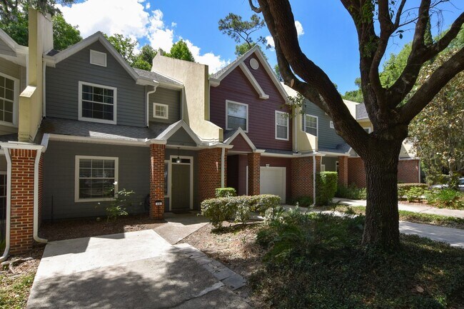 Building Photo - 436 NW 50th Blvd. (Monticello at Millpond)