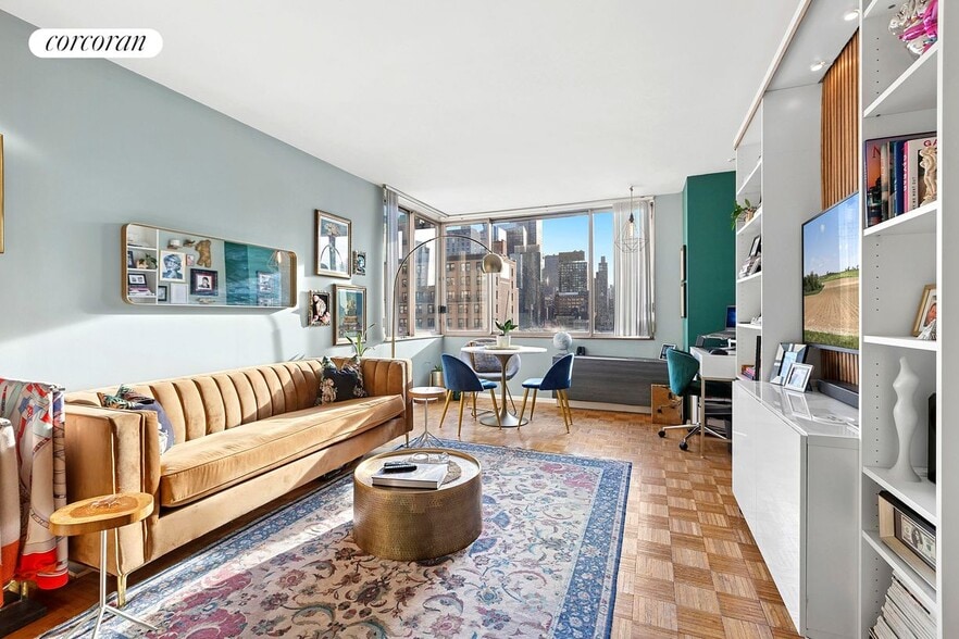 Primary Photo - 350 W 50th St