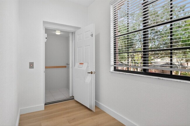 Building Photo - 2678 Center Ct Dr