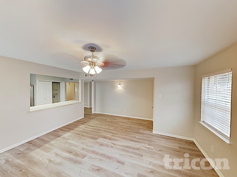 Building Photo - 4114 Hartford Dr