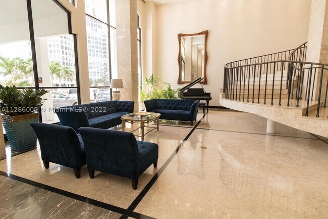Building Photo - 5601 Collins Ave
